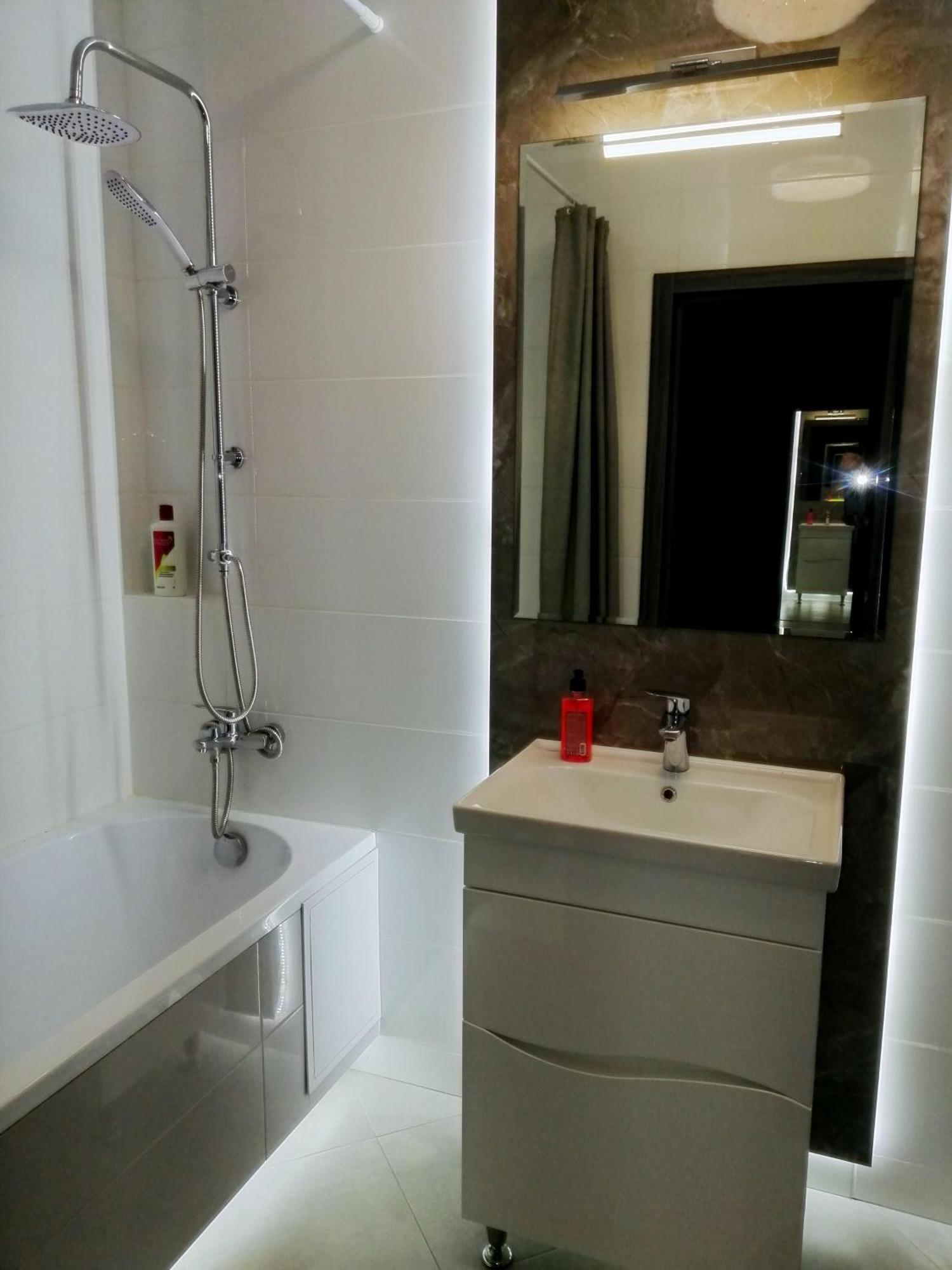 Арт-Де-Львів Appartement Buitenkant foto